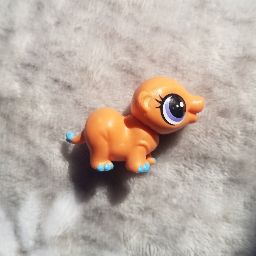 Littlest Pet Shop Huette Holmby Hippo #4143 Orange Blue Mini Figure Pet Fest